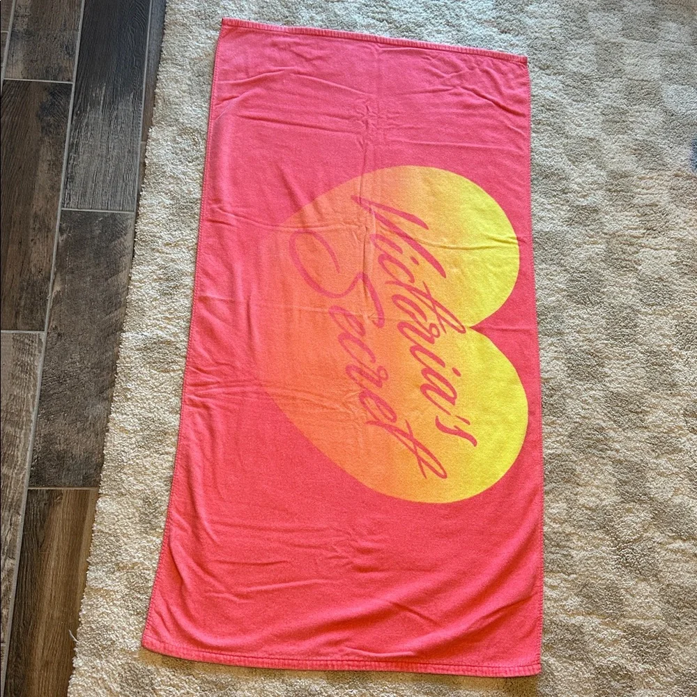 RARE Victoria’s Secret Pink Ombre Heart Beach Towel Discontinued